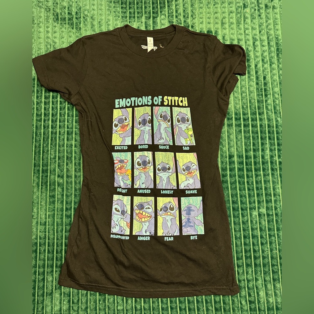 Disney Emotions of Stitch T-Shirt 🩵